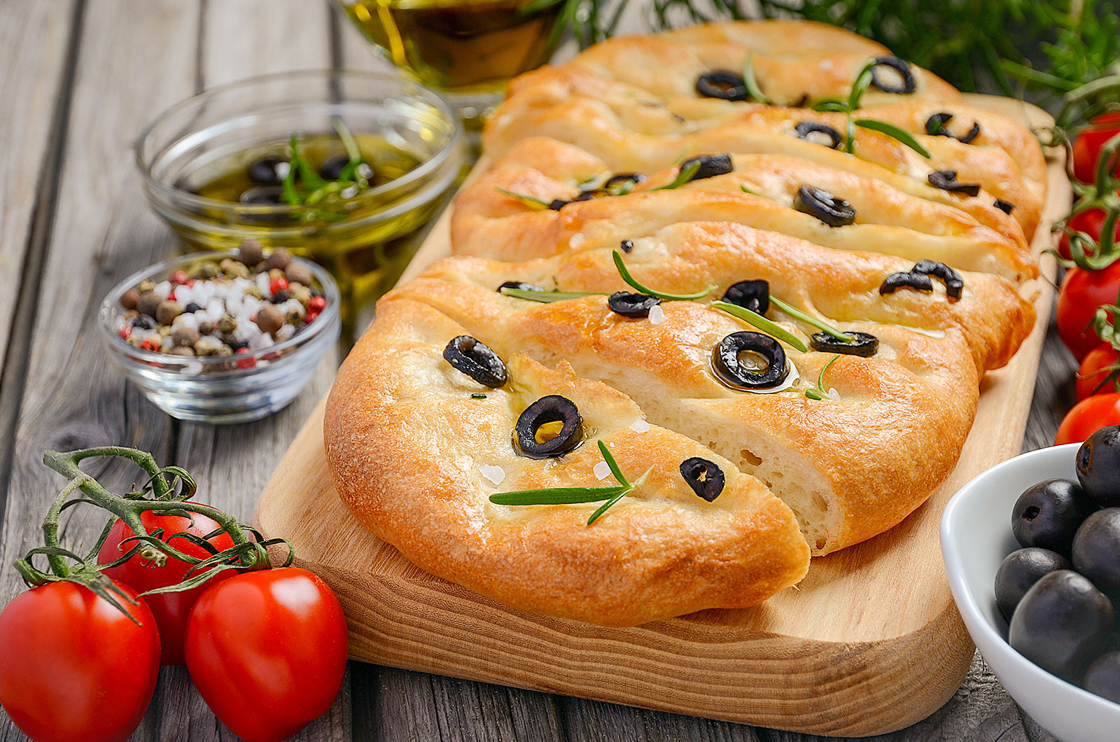 OLIVE-BREAD-WITH-ROSEMARY